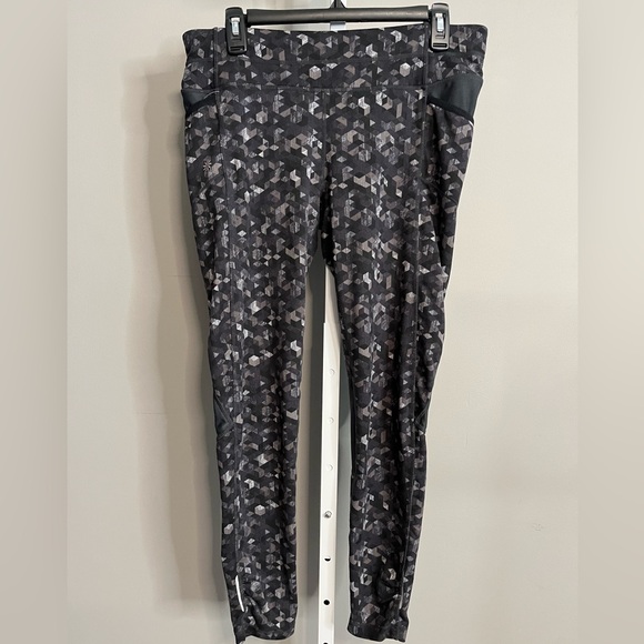 Athleta Black and Gray Patterned Leggings - Picture 1 of 7